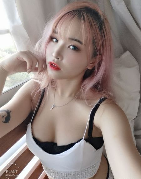 老卫抱着淑蓉进房间第九集
